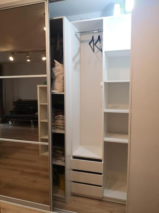 Lovely One Bedroom Next Mall Vitan * Bucharest