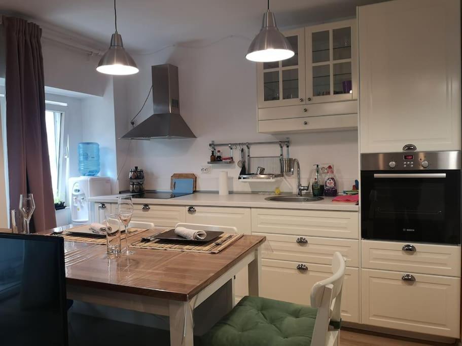 Lovely One Bedroom Next Mall Vitan Bucharest