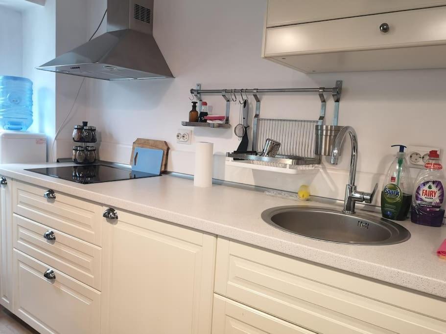 Lovely One Bedroom Next Mall Vitan Bucharest